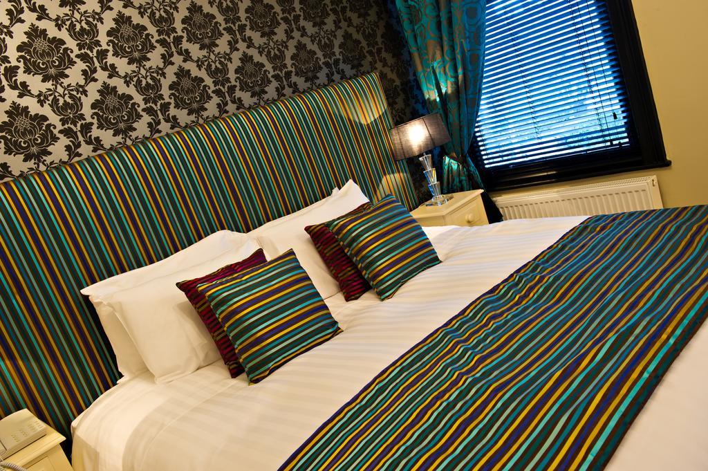 Отель The Grafton Харрогейт Экстерьер фото A bed runner